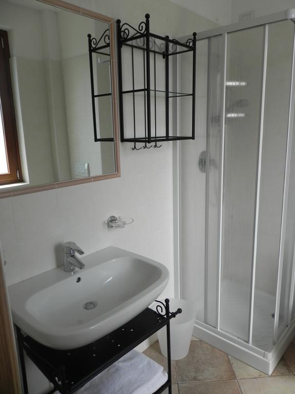 Casa Mattia Apartman Sorico Szoba fotó